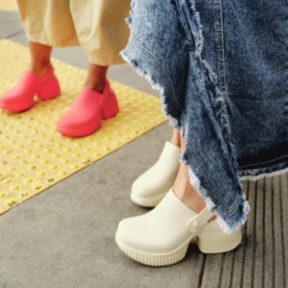 NEW Sorel Ona Streetworks Heeled Clogs in black For Women 925 5S3 - Picture 2 of 13